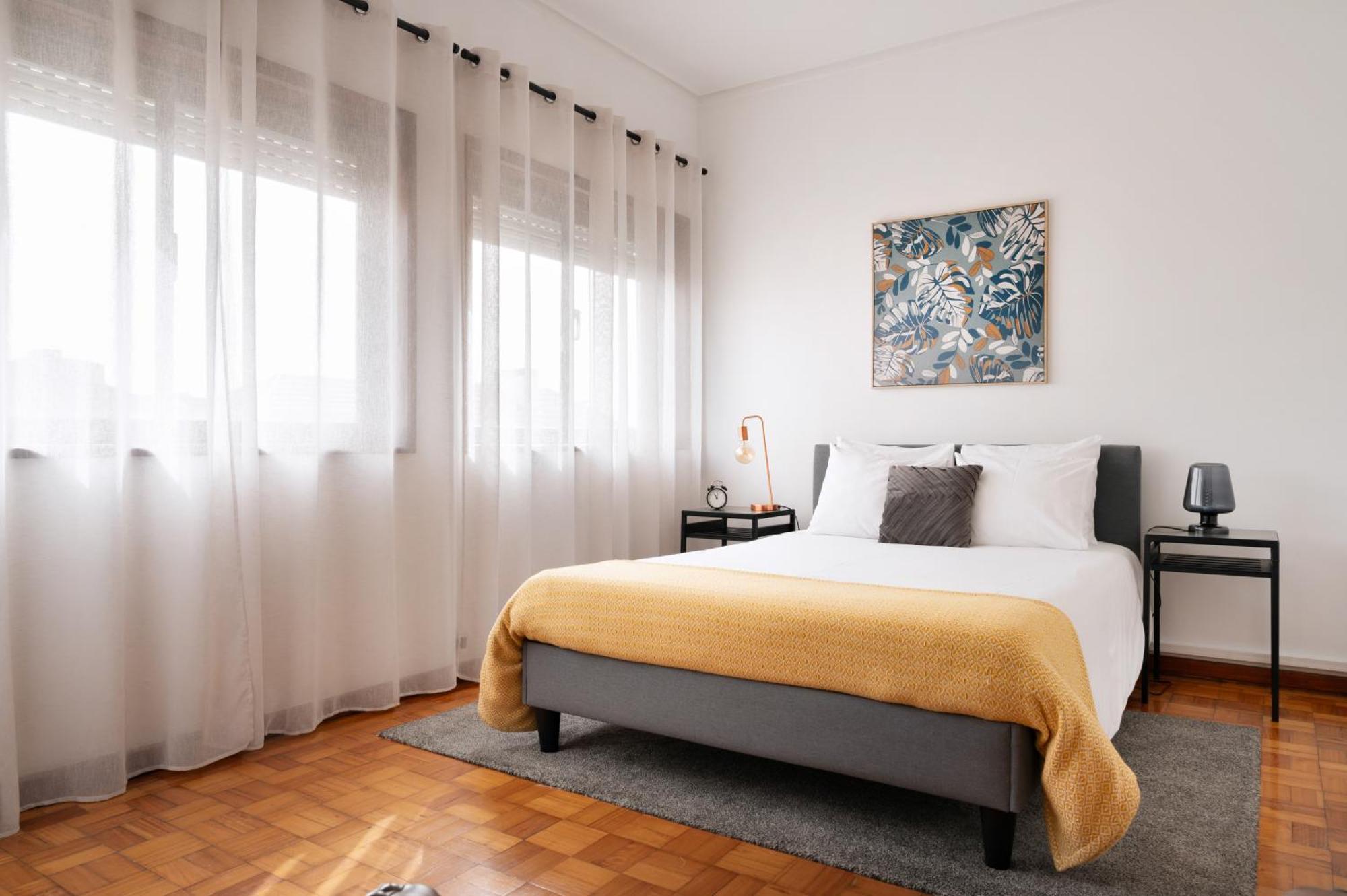 Apartment ! Luminous 2br Floor ! Praca Da Republica